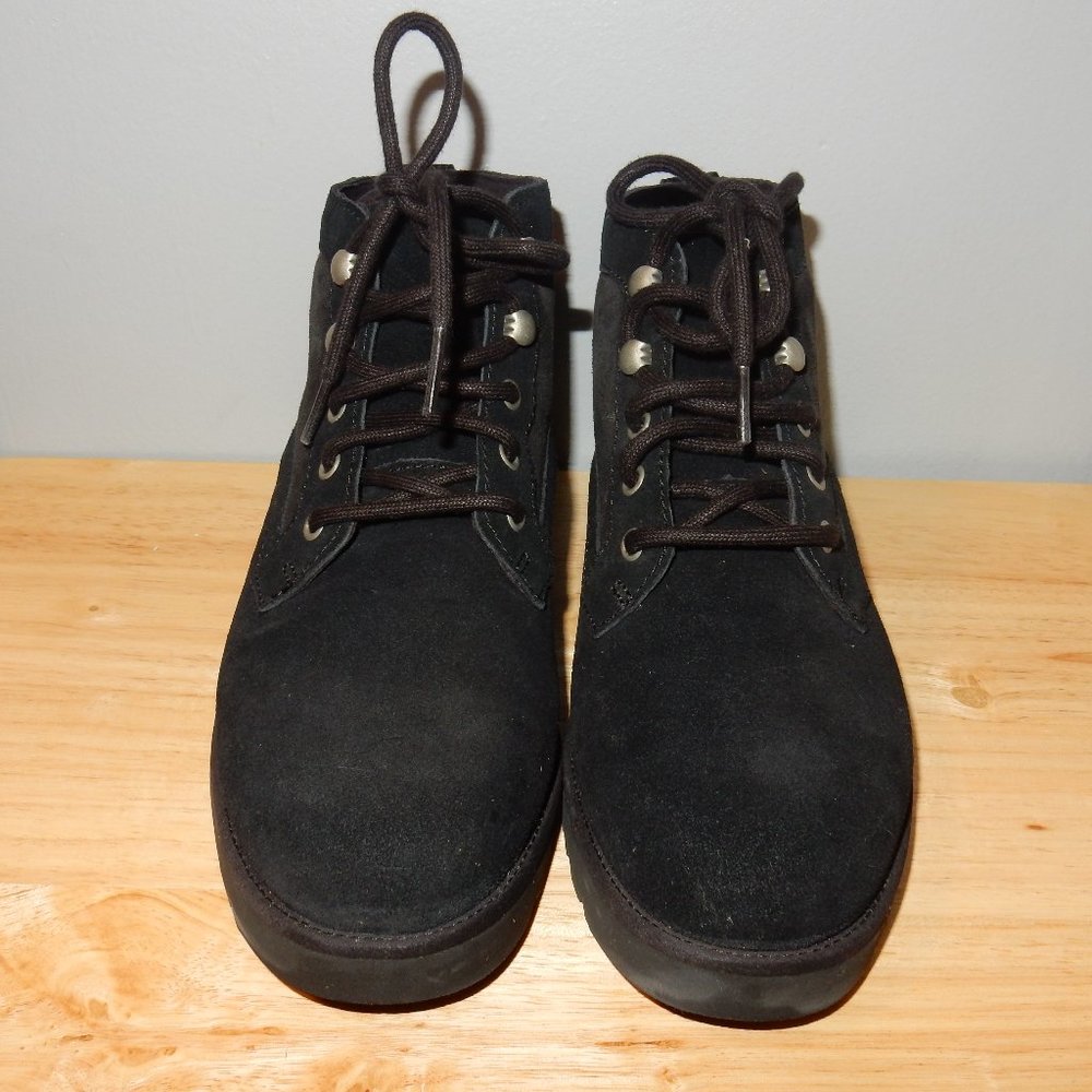 UGG